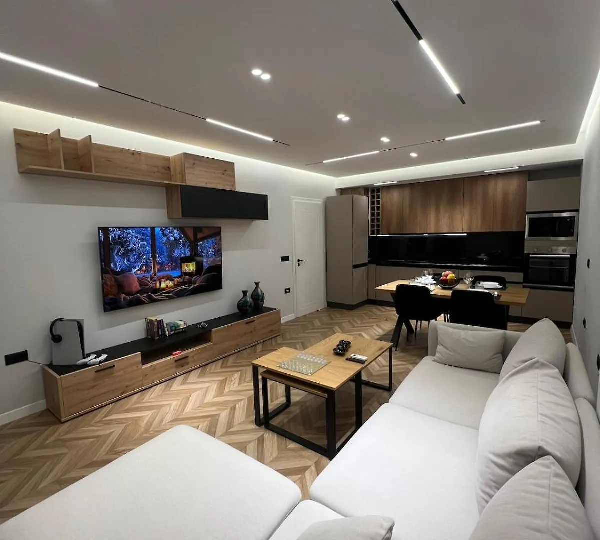 7 Floor Luxury Apartment Tirana