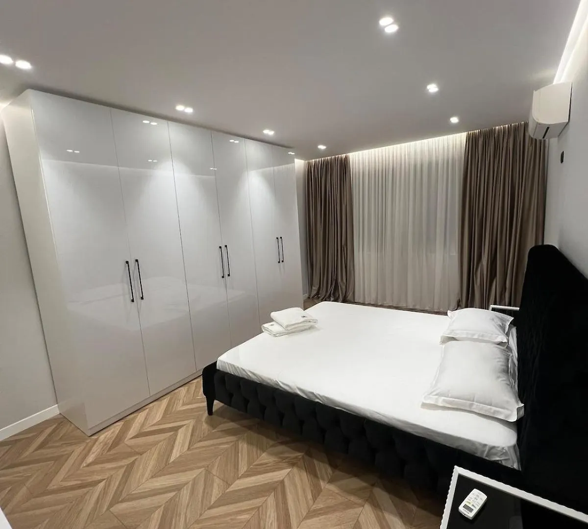 7 Floor Luxury Apartment Tirana